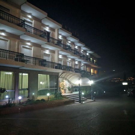 Hotel Anesi Atenas Exterior foto